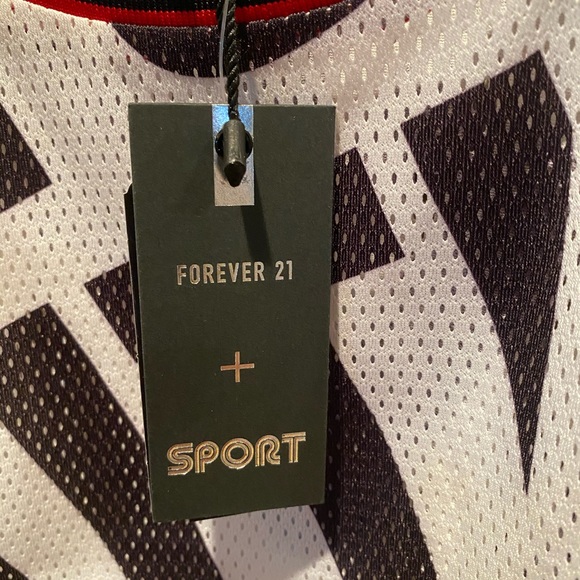 FOREVER 21 Sport Crop - Picture 4 of 5